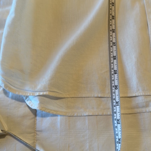 Burberry button down short sleeve.  73% cotton, 27% linen. - Picture 5 of 8
